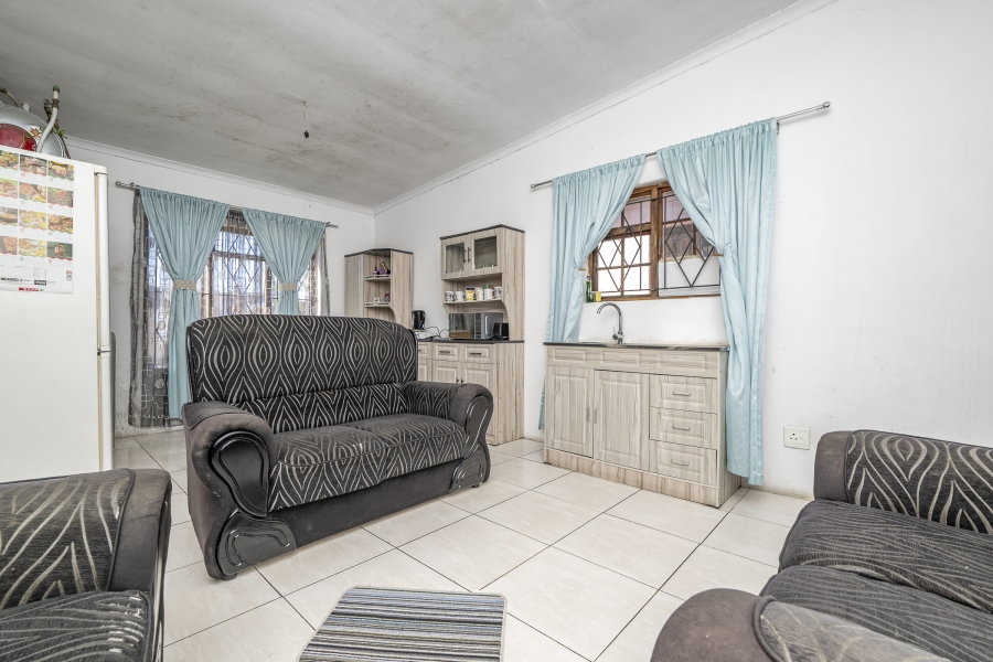 7 Bedroom Property for Sale in Belhar Western Cape